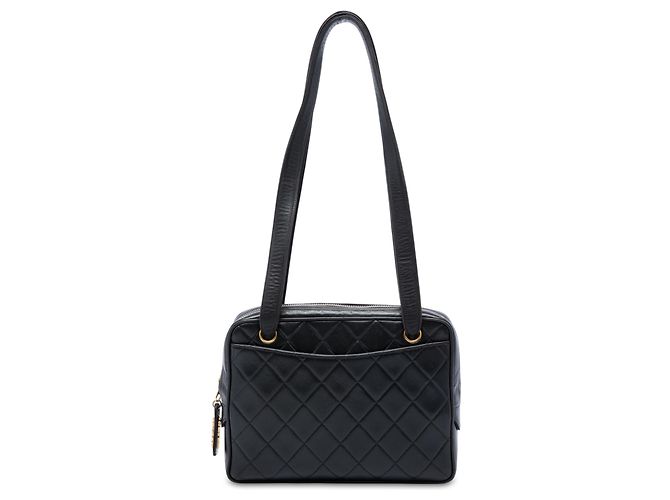 Bolsa de ombro Chanel em pele de cordeiro acolchoada preta Preto