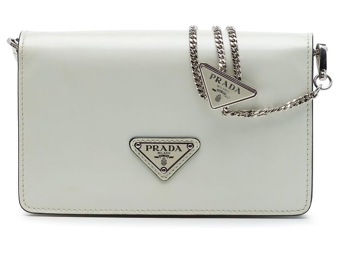 Prada Mini Bolso Bandolera de Piel Cepillada Blanca con Cadena Blanco