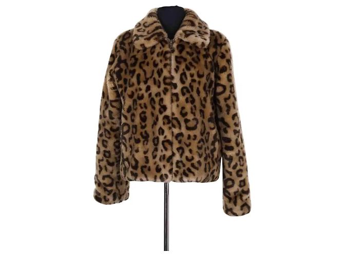 Abrigo Apc Camel Camello