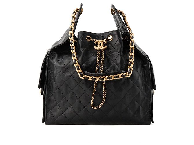 CHANEL - Borsa a tracolla Chanel 25 medium in pelle caviar nera Nero