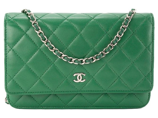 CHANEL - Bolsa de ombro Wallet On Chain Classique/Timeless em couro liso verde