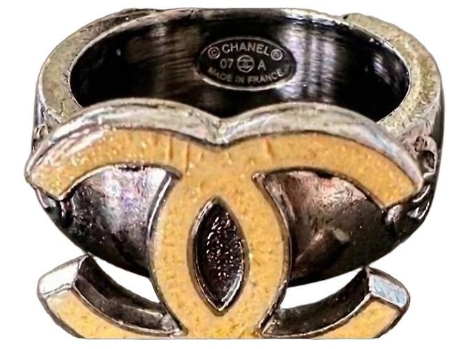 Coco Crush Bague Chanel Logo CC Émail Doré Gris Jaune