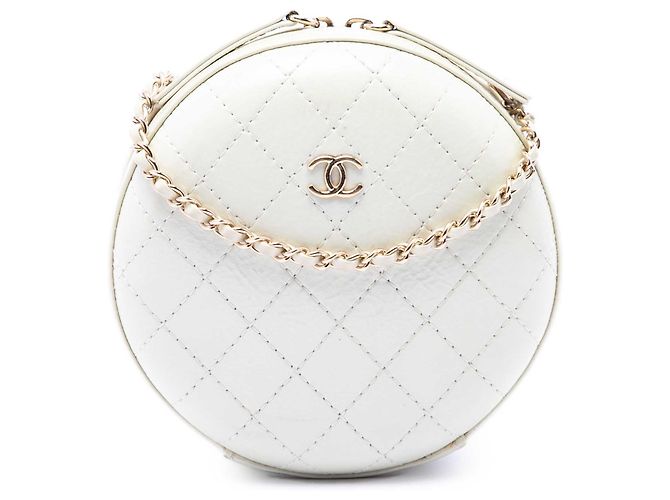 Clutch Redonda Chanel White CC em pele de cordeiro acolchoada com corrente Branco