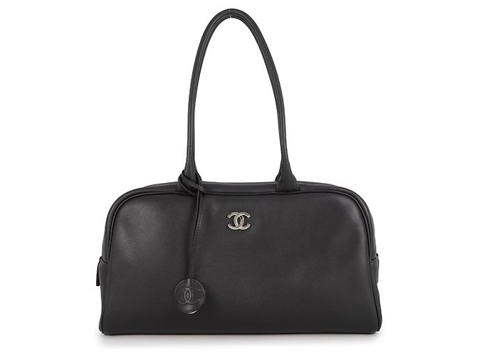 Borsa a tracolla Chanel in pelle di vitello nera