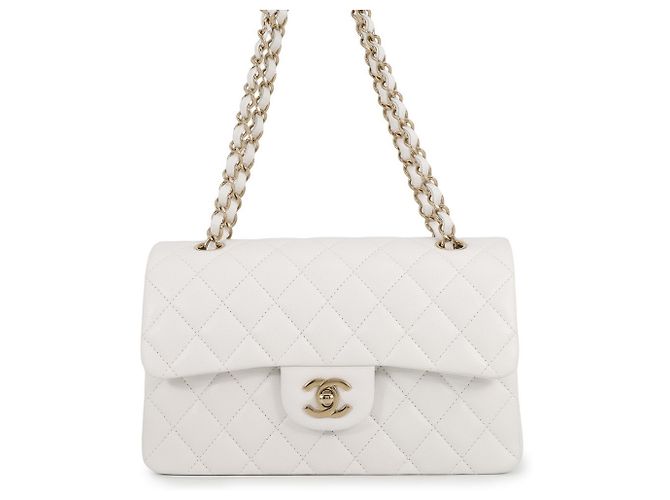 Bolsa de Ombro com Corrente Chanel Matelassé Branco