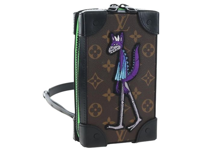 LOUIS VUITTON Monogram LV Friends Soft Trunk Phone Box M80144 LV Auth 204888SAM Monograma