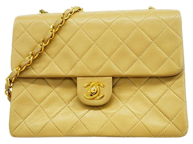 Borsa a tracolla Chanel Matelassé con catena Beige