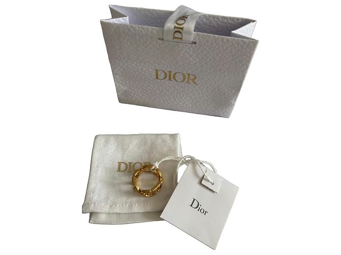 30 Montaigne Anillo Dior de metal dorado