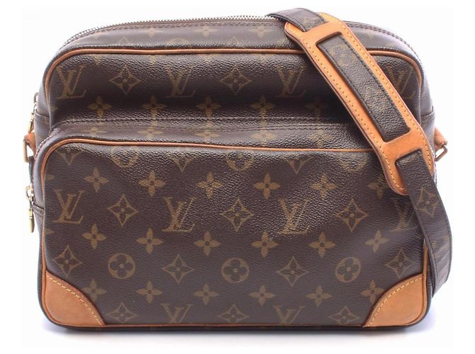 Bolsa de Ombro Louis Vuitton Nile Monogram Marrom