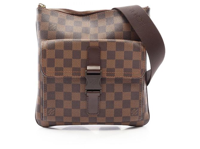 Louis Vuitton Pochette Melville Shoulder Bag
