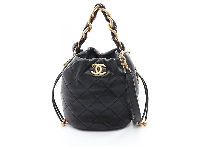 Chanel Matelassé 2-Way Tasche Schwarz