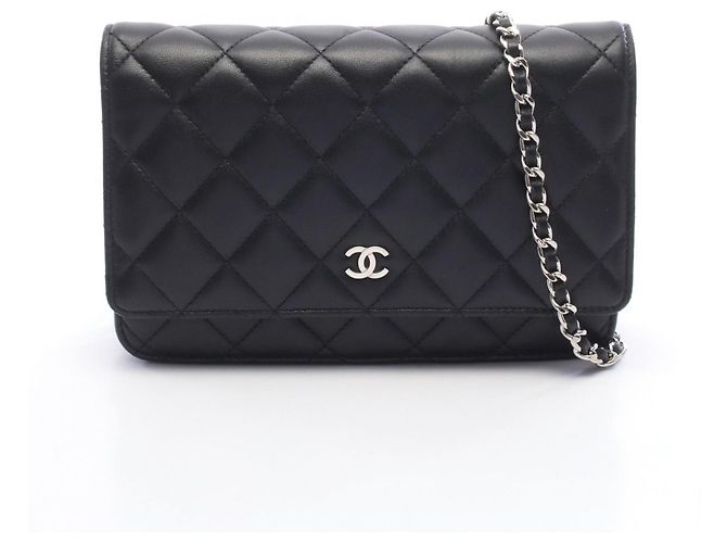 Borsa a tracolla Chanel Matelassé in pelle d'agnello nera Nero