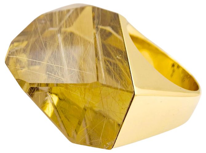 H Stern Anello H.STERN "Temptation Rock" in oro giallo e quarzo rutilo.