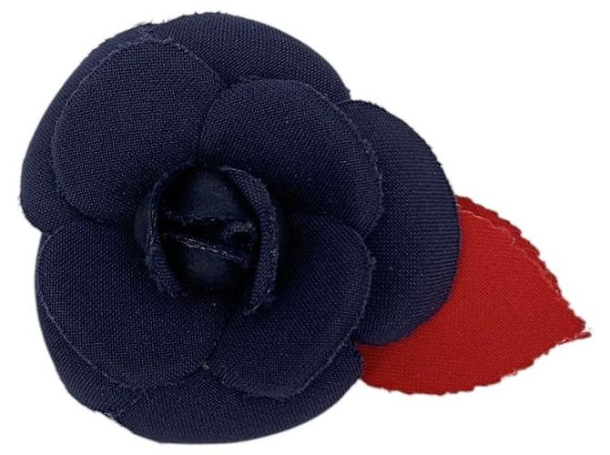 Chanel Spilla Camelia Vintage in Tessuto Blu Navy e Rosso