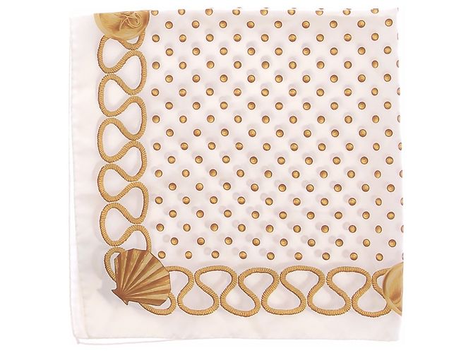 Nina Ricci Satinschal Beige
