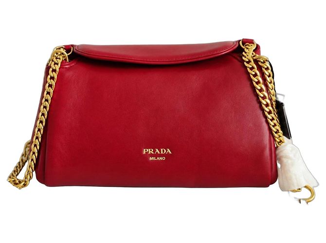 Prada Red Leather tumulte Chain Shoulder Bag