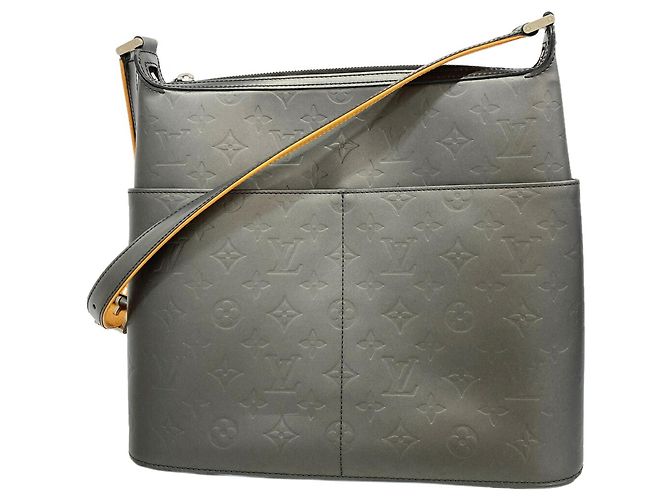 Bolsa de Ombro Louis Vuitton Monogram Mat Sutter Preto