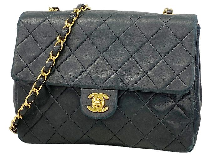 Timeless Bolsa de Ombro com Corrente Chanel Matelassé Preto