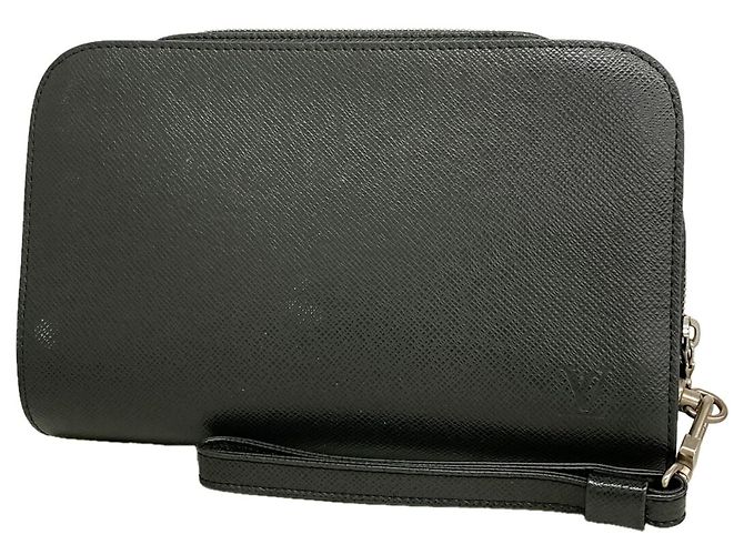 Pochette Louis Vuitton Taiga Baikal Gris