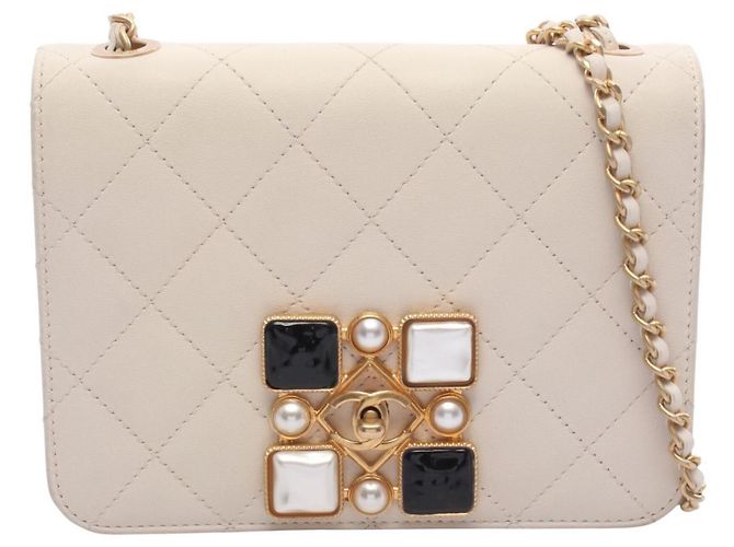 Bolsa de Ombro Chanel Gripoix Matelassé com Aba Completa