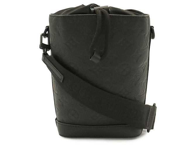 Borsa a tracolla Louis Vuitton Monogram Shadow Noe Nero