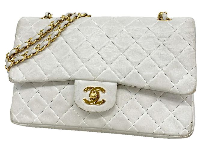 Bolsa de Ombro Chanel Matelassé Branco