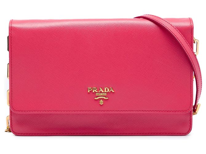 Carteira com corrente Prada em couro Saffiano rosa