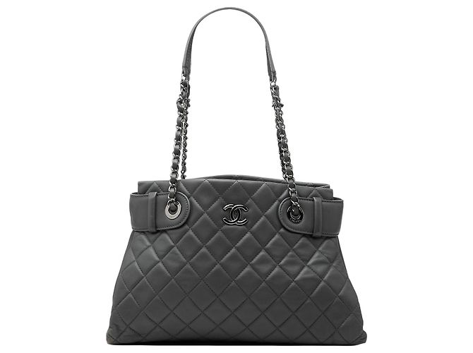 Chanel Coco Loop Tote Pequena em Pele de Cordeiro Matelassada Cinza Marrom Cinza antracite