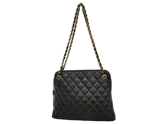 Borsa a tracolla Chanel Matelassé con catena Nero