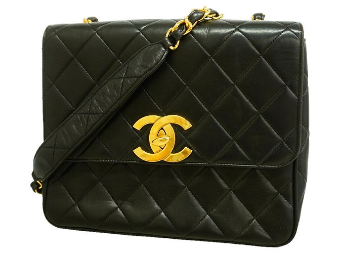 Bolsa de Ombro com Corrente Chanel Matelassé