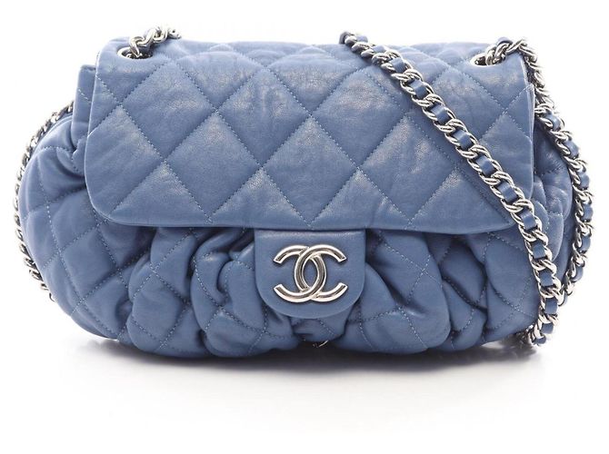 Borsa a tracolla Chanel Matelassé con catena Blu
