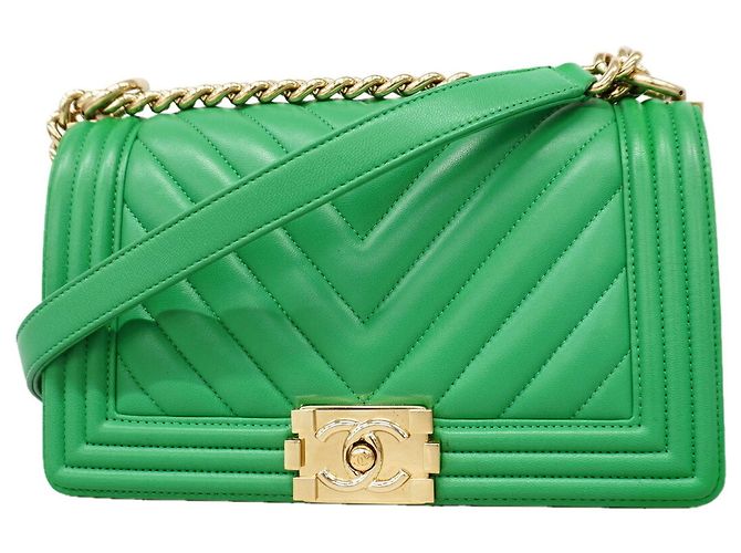 Borsa a tracolla Chanel Boy Chain in pelle d'agnello verde
