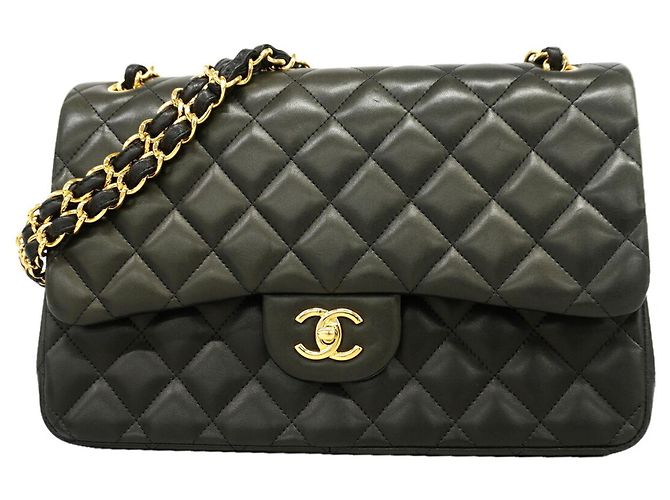 Borsa a tracolla Chanel in pelle d'agnello nera Nero