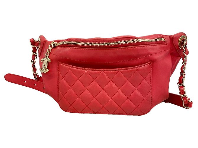 Timeless Bolso Sling Chanel Matelassé de piel de cordero Roja