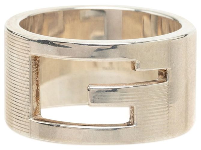 Anillo Gucci Silver Cutout G Band Plata