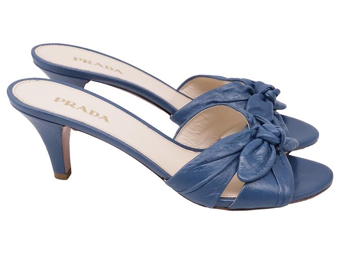 Bow Prada Kitten Heels mit Schleife aus blauem Leder