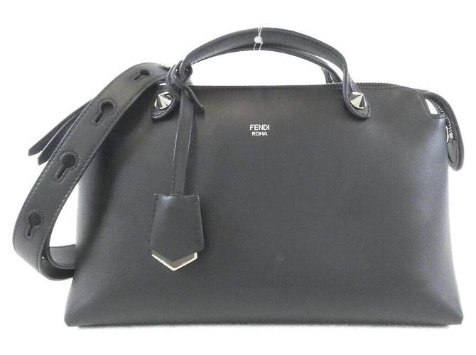 mala Fendi By The Way Medium em couro de bezerro