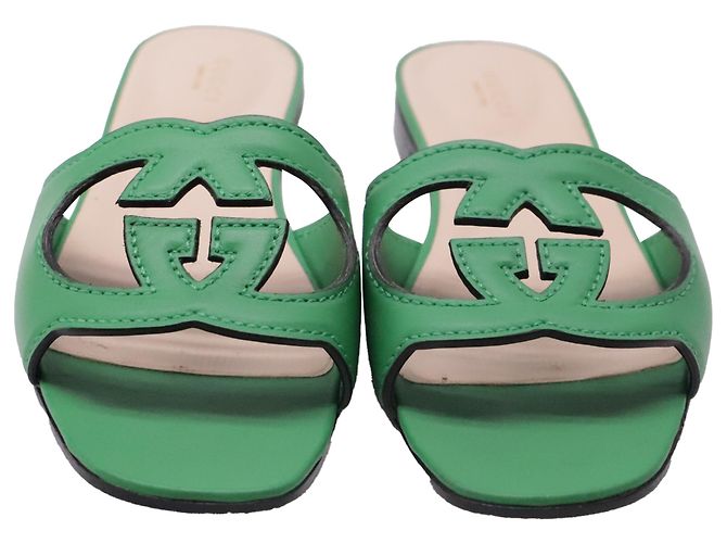 Sandali slide Gucci Interlocking G Cut-out in pelle verde