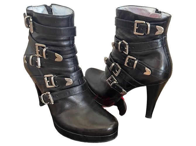 Free Lance Black leather high heel boots with buckles