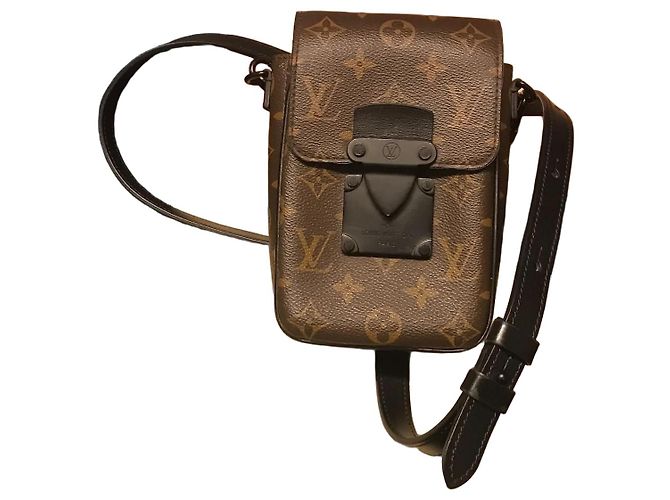 Bolsa Louis Vuitton Monogram Pochette Voyage MM