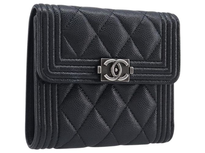 Cartera Compacta CHANEL Matelasse de Piel Caviar Negra Plata CC Auth 207781V Negro