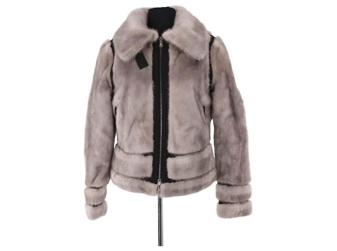 Abrigo de piel gris Yves Saint Laurent