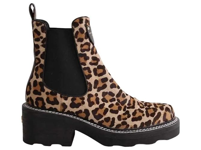 Botas Louis Vuitton de cuero beige Talla 39