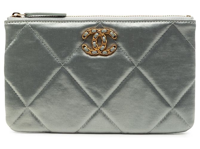 Borsa Clutch Chanel Small Satin 19 O Case VIP Zip Pouch Argento