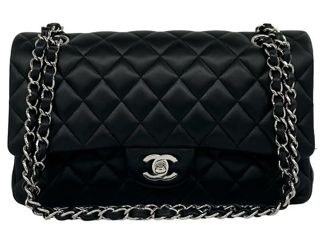 Borsa a tracolla Chanel Matelassé Double Flap Nero
