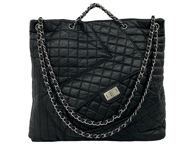 Chanel 2.55 gesteppte Leder-Schultertasche Schwarz