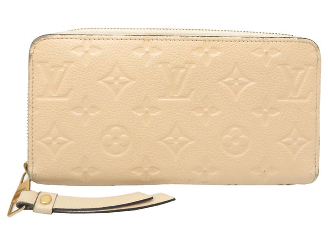 Louis Vuitton Zippy Wallet in Cream