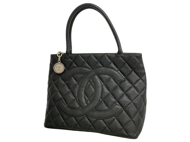 Saco Tote Chanel em couro de bezerro granulado preto