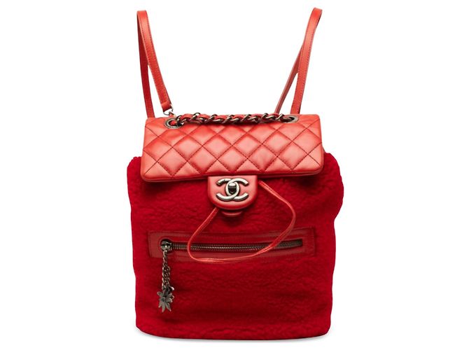 Zaino Mountain Chanel piccolo in shearling e vitello lucido rosso