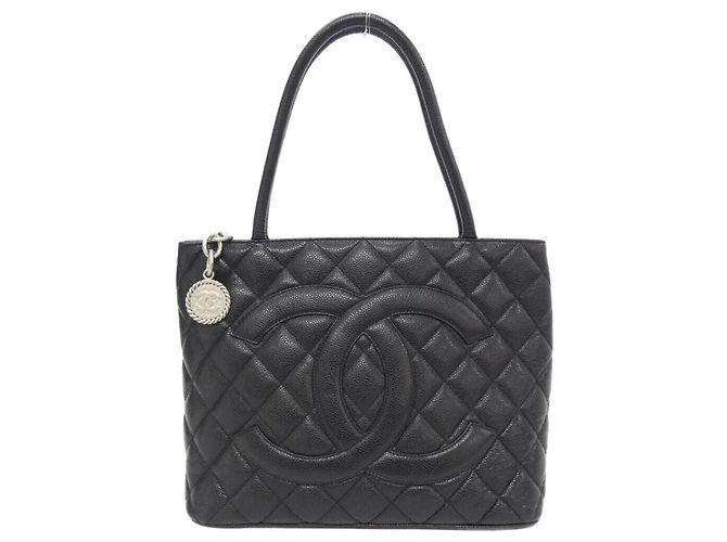 Timeless Bolsa Chanel 1804 em couro de bezerro preto
